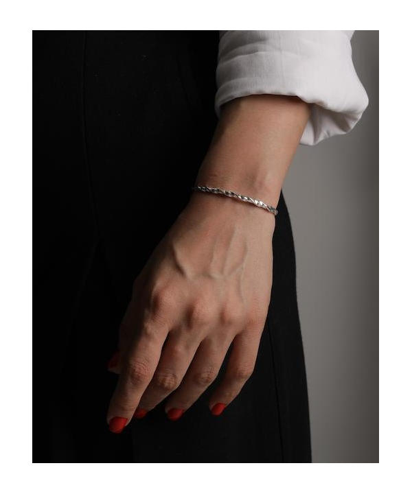 بنگل نقره زنانه سارو گالري مدل الماس