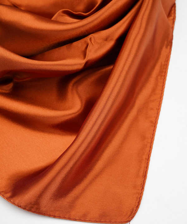 روسری ساتن زنانه قلم فلزی مدل silkscarfmesi __D