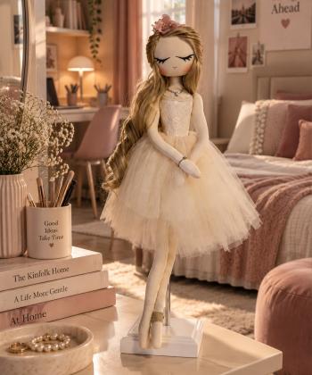 عروسک کلاسیک روی پایه بالینکو مدل Emilia