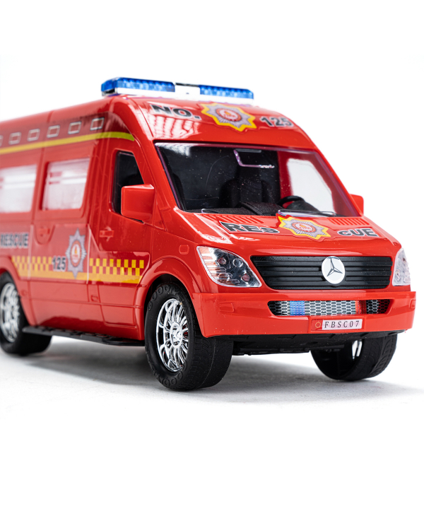 ماشین بازی آمبولانس درج توی Dorj Toy کد 1-1020-140003