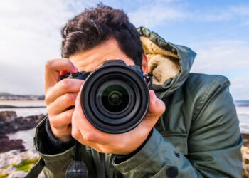 ۱۰ شیوه برای اینکه در عکس ها زیبا بنظر برسید