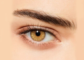 آرایش چشم های عسلی