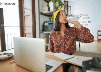 اهمیت نوشیدن آب در سلامت پوست