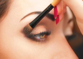 آیا واقعا آرایش خانم‌ها برای مردان جذاب است؟