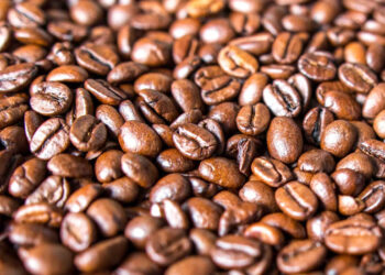 تاثیر قهوه بر پوست