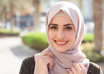 چه ویژگی هایی صورت یک زن را جذاب می کند