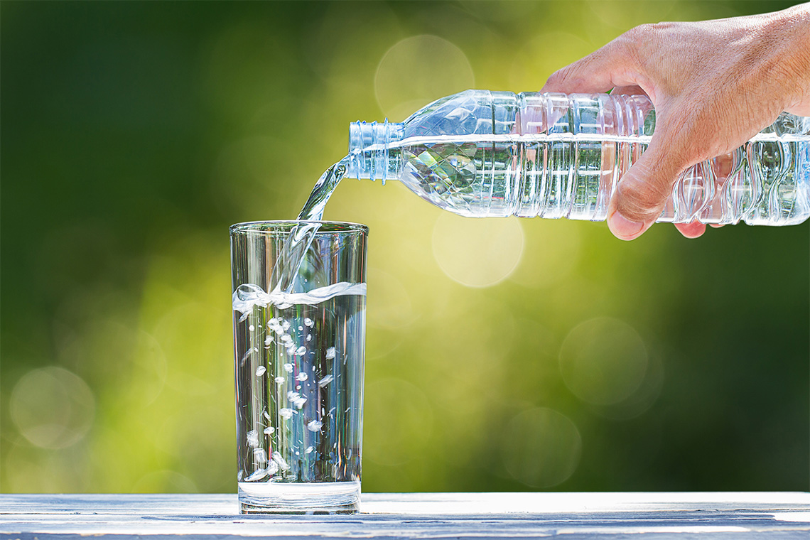 سلامت پوست با نوشیدن آب