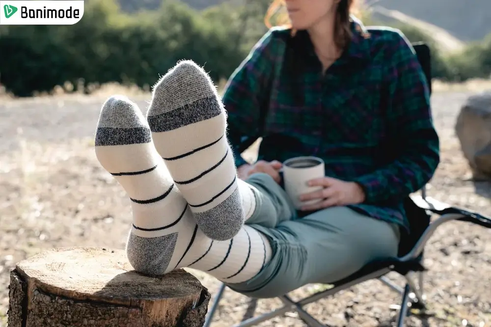 استایل دخترانه با جوراب بلند