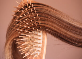 مزایا و معایب بوتاکس مو، کراتین و ریباندینگ چیست؟