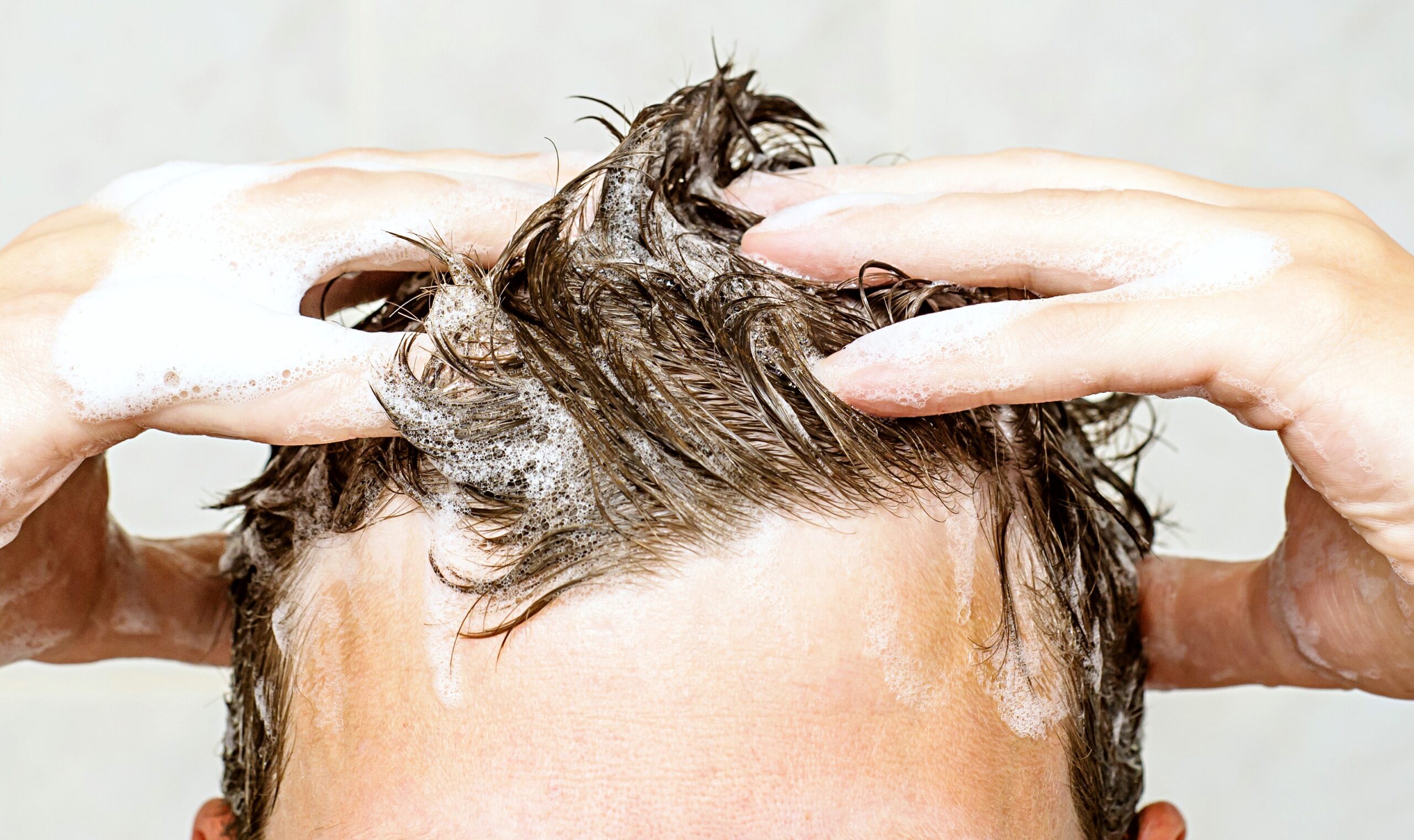شستن روزانه مو