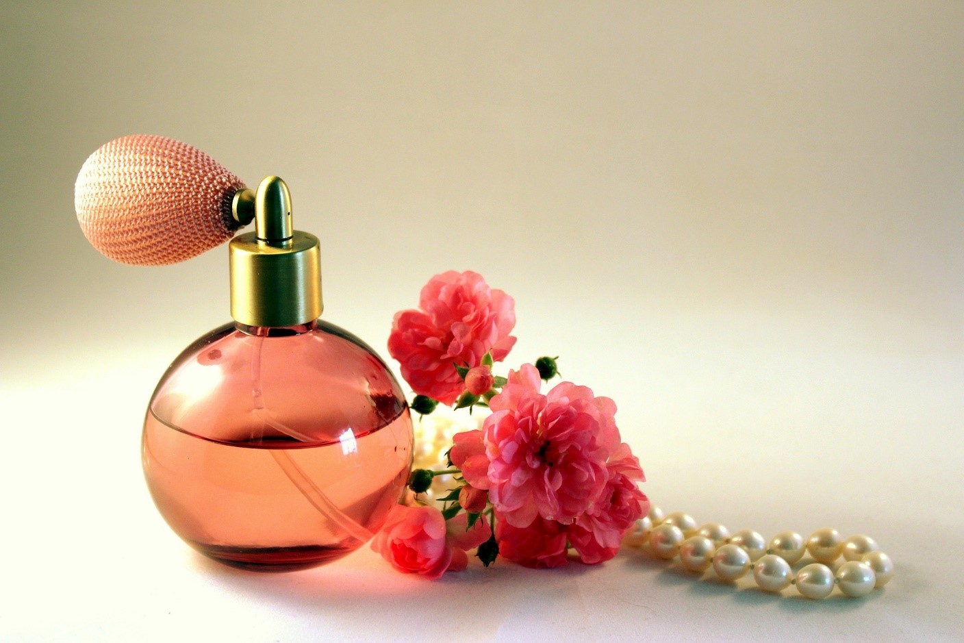 معرفی خوش بوترین عطرهای زنانه مناسب فصل بهار و تابستان