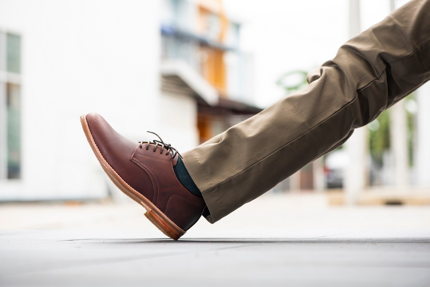 مدل شلوار کتان و کفش مجلسی مردانه