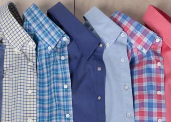 چند مدل و رنگ پیراهن مردانه کنار هم