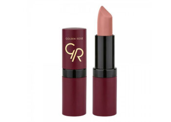 آرایش افراد مشهور با رژلب کالباسی