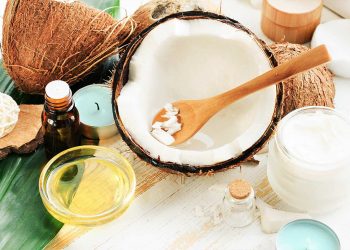 روش تهیه 6 نرم‌کننده طبیعی مو در خانه