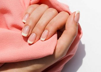 بهترین روغن تقویت کننده ناخن شکننده و آسیب دیده