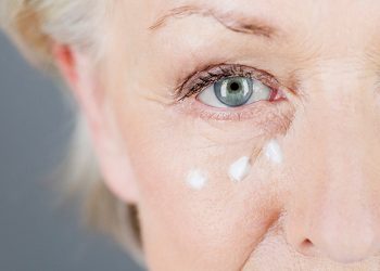 معرفی بهترین کرم دور چشم بالای 40 سال