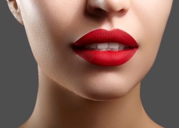 رژ لب مخملی در آرایش افراد مشهور