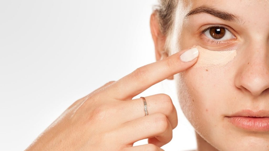 یکی از علائم پف زیر چشم آلرژی و حساسیت است