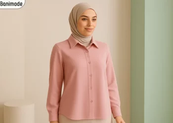 زن شومیز سورتی پاستلی پوشیده