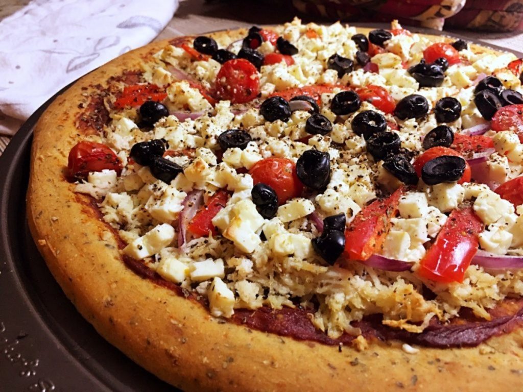 طرز تهیه پیتزا یونانی خوشمزه