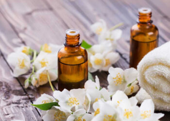 معجزه ماساژ صورت برای جوانسازی پوست