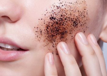 اسکراب خانگی برای پوست چرب