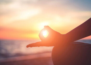 فواید مدیتیشن و انواع روش های مدیتیشن در خانه