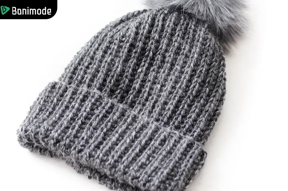 کلاه لبه برگرد بافتنی رنگ طوسی