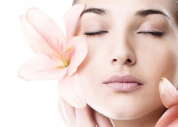 ۹ عادت بد در مراقبت از پوست و آرایش کردن