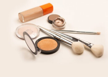 تکنیک‌های چاق شدن صورت با آرایش