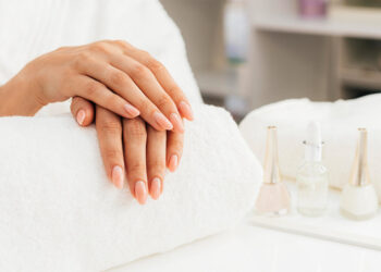 مراقبت از ناخن ها