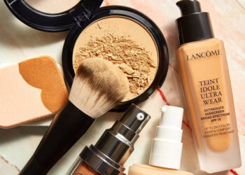 فاندیشن چیست؟ نحوه زدن فاندیشن روی پوست صورت به چه شکل است؟