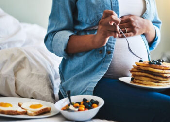 راههای جلوگیری از اضافه وزن در بارداری؛ رژیم و تغذیه مناسب