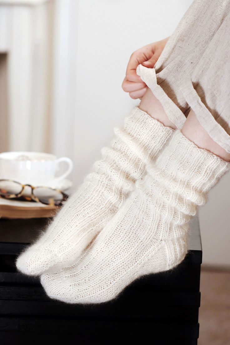 مدل جوراب زمستانی روفرشی رنگ سفید