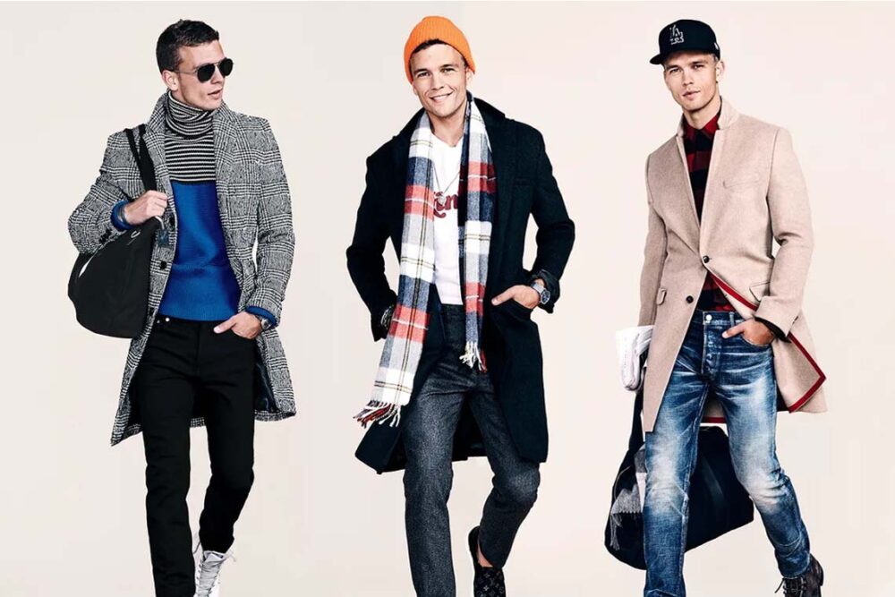 تصویری از 3 مرد که پالتو بلند پوشیدند