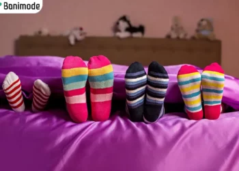 جوراب زمستانی طرح راه راه افقی در رنگ‌ها مختلف