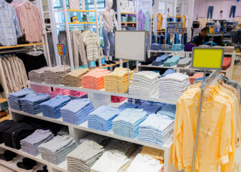 به صرفه بازار پوشاک و حراج های لباس