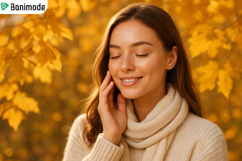 یک دختر با موهای باز و پوست صاف در هوای پاییزی