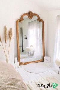 آینه قدی در اتاق خواب