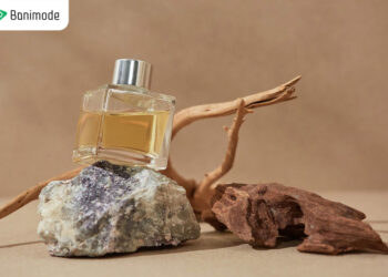 آموزش ساخت عطر در خانه: راهنمای جامع و آسان برای عطرسازی خانگی