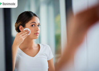 تفاوت آرایش پاک کن چشم و صورت در چه چیزی است؟ کدام یک بهتر است؟