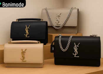 چهار عدد کیف دستی مجلسی زنانه رنگ های مشکی و کرمی روی شلف