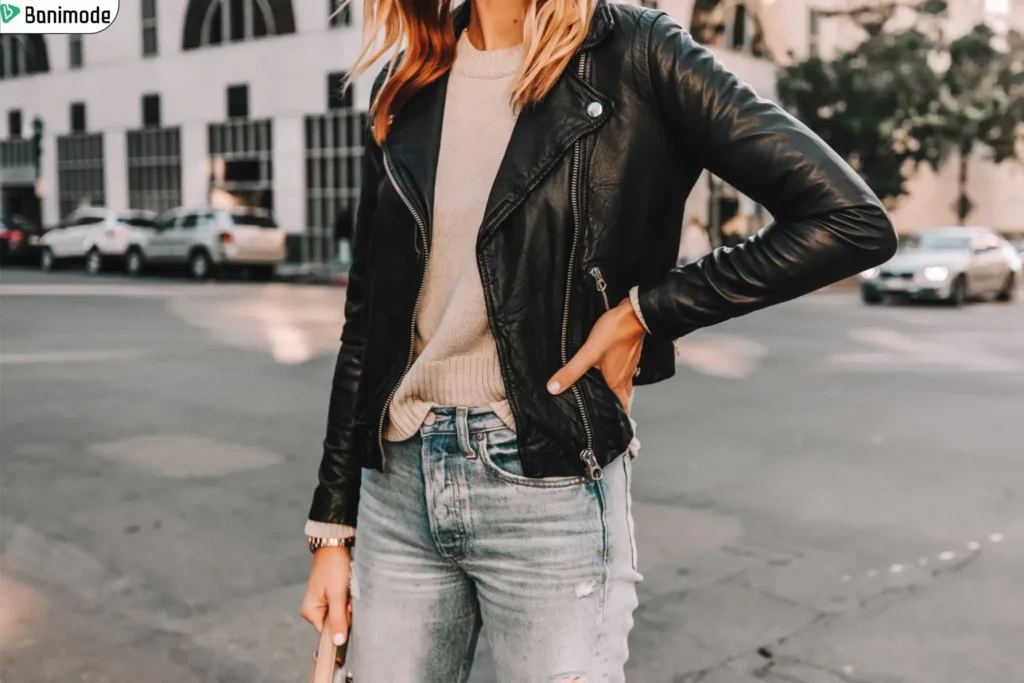 استایل دورس(سویشرت) رنگ روشن با کت چرم مشکی