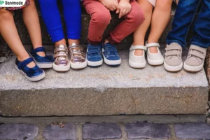 چالش‌ها و راهکارهای خرید آنلاین کفش بچگانه؛ از سایز تا راحتی و کیفیت